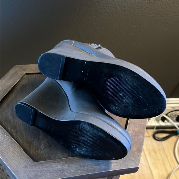 🛑 1 hour sale. Nine West, Size 7, Women's Gray Wedge Ankle Boots - Picture 7 of 9
